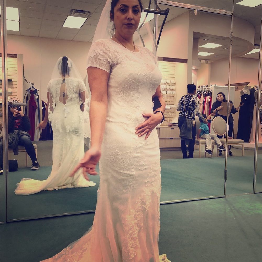 Brand new, NWT fiancé passed away.  Vera Wang.